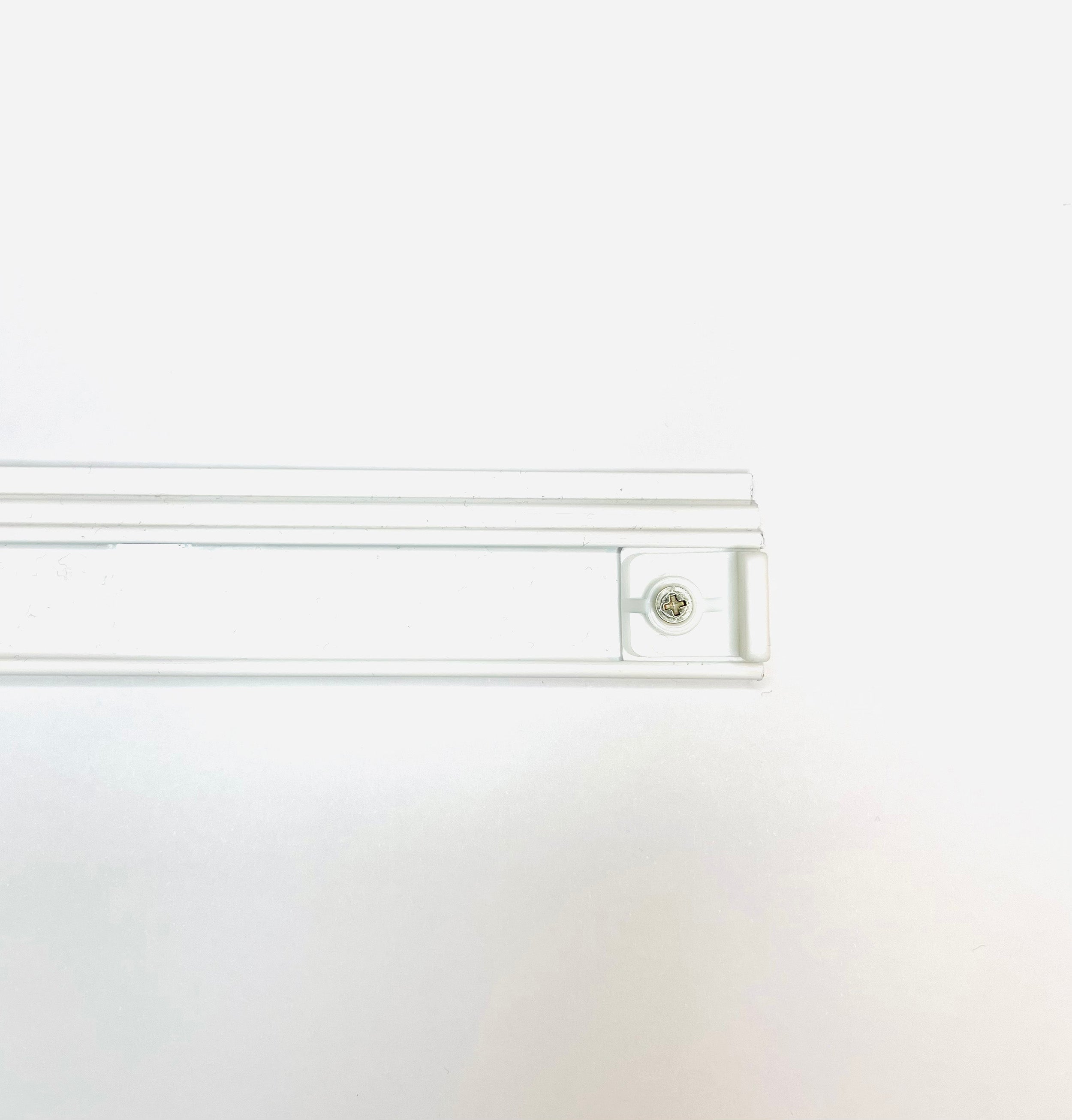 L-shape side cap for Panel Holder, white plastic side cap with screw, 1 pc, accessorise for Panel Holder / Panel Track