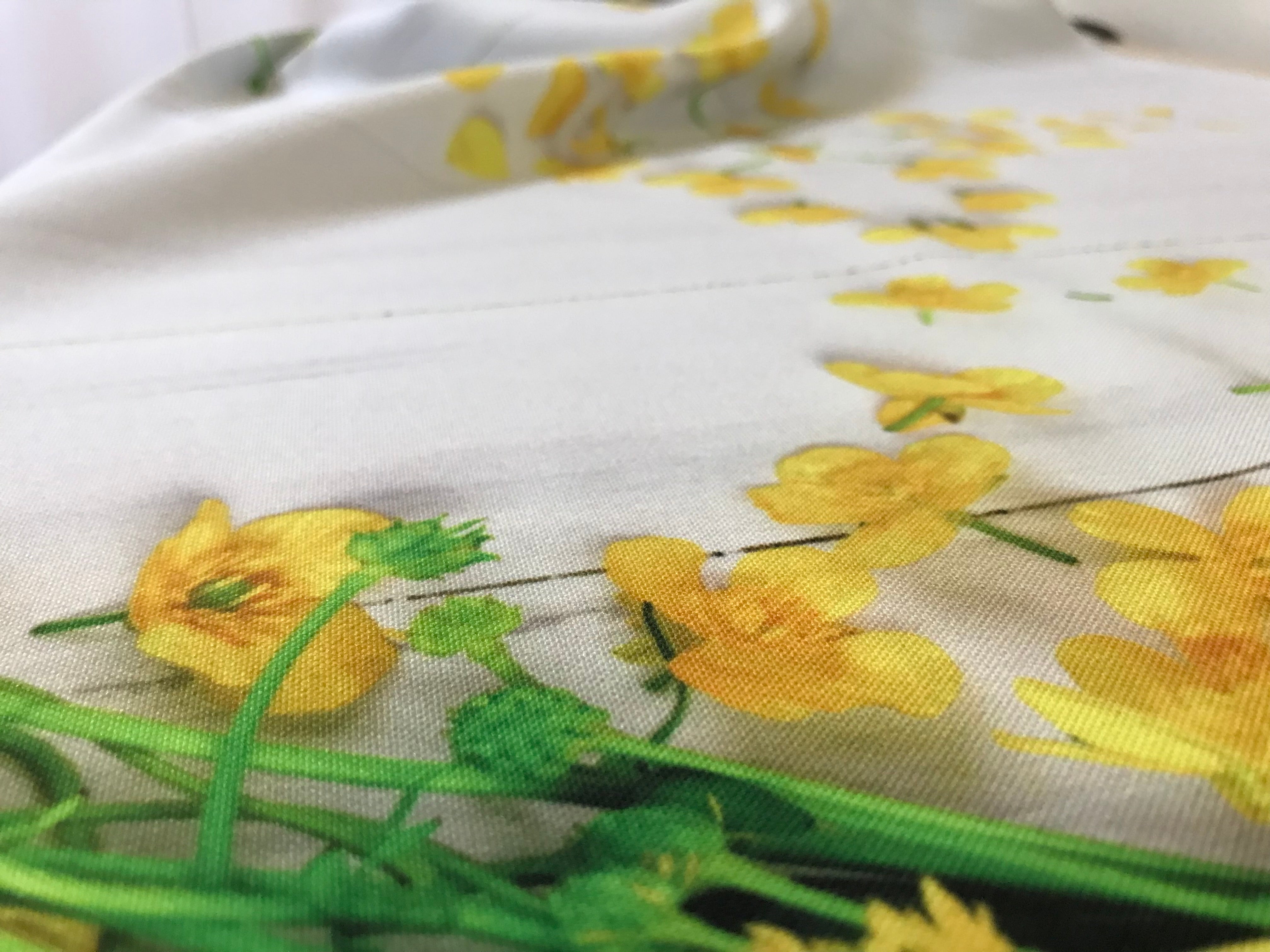 Tablecloth Yellow flowers on the white - Wellmira